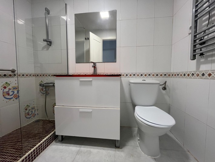 Spacious apartment with 3 bedrooms and 2 community pools in Playa Flamenca
