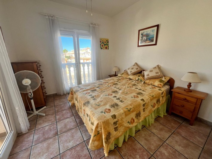 Casa independiente en lugar central en Playa Flamenca