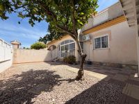 Well presented corner house in Playa Flamenca