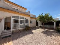 Well presented corner house in Playa Flamenca