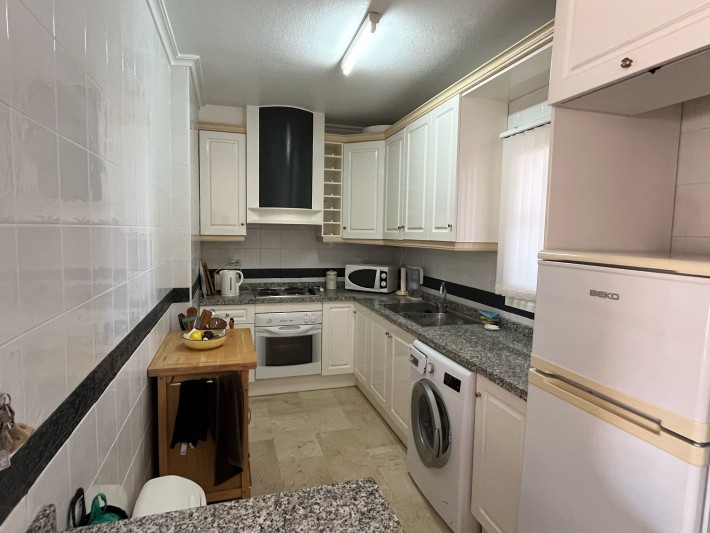 Spacious apartment in gated complex in Playa Flamenca