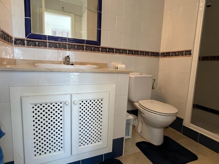 Spacious apartment in gated complex in Playa Flamenca