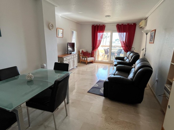 Spacious apartment in gated complex in Playa Flamenca