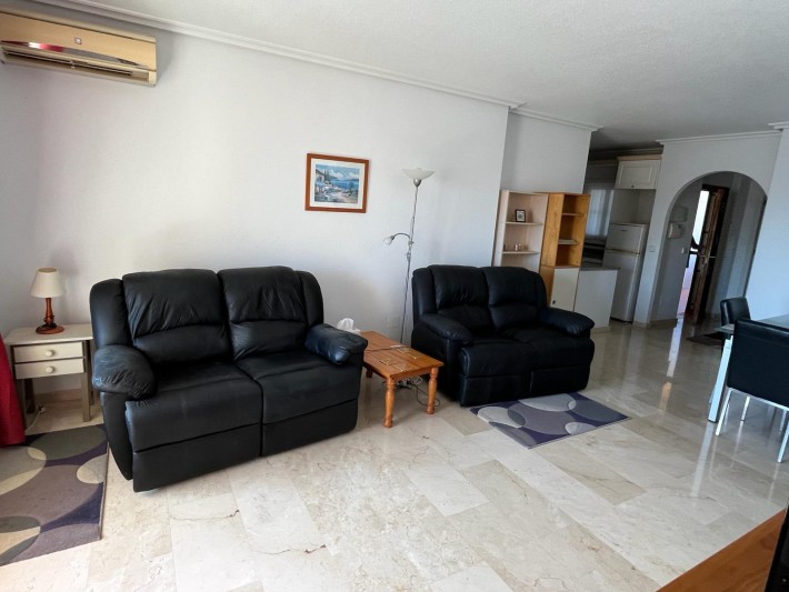 Spacious apartment in gated complex in Playa Flamenca