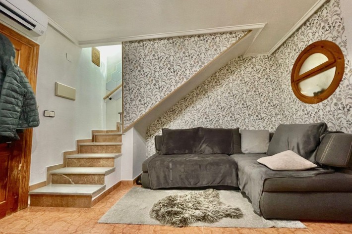 Well presented corner house with 3 bedrooms in Playa Flamenca