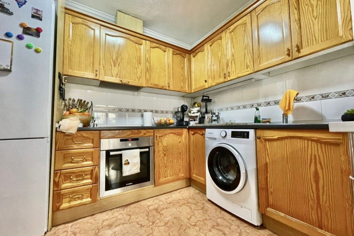 Well presented corner house with 3 bedrooms in Playa Flamenca