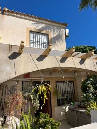 Well presented corner house with 3 bedrooms in Playa Flamenca