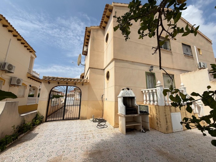 Semi-detached villa with 3 bedrooms in Playa Flamenca