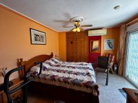 Spacious corner house in gated complex close to amenities in Playa Flamenca