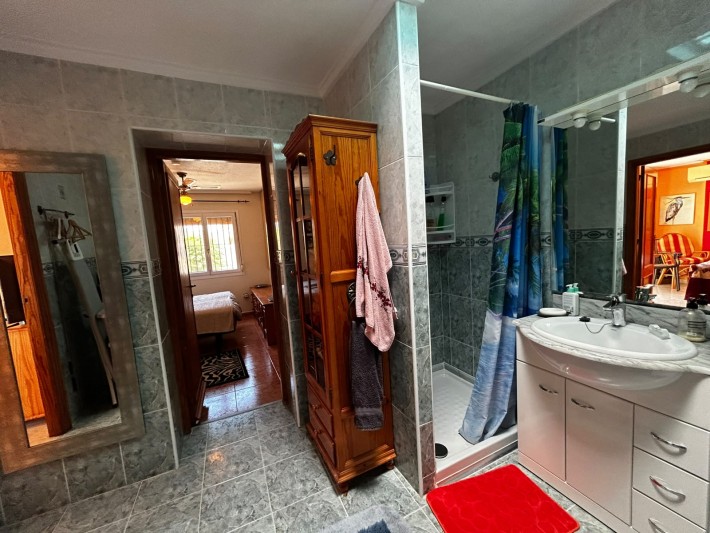 Spacious corner house in gated complex close to amenities in Playa Flamenca Spacious corner house in gated complex close to amenities in Playa Flamenca