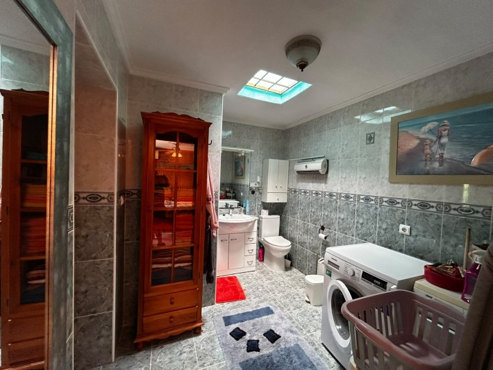 Spacious corner house in gated complex close to amenities in Playa Flamenca Spacious corner house in gated complex close to amenities in Playa Flamenca