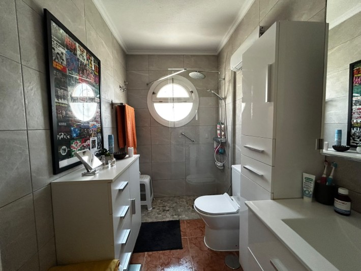 Spacious corner house in gated complex close to amenities in Playa Flamenca Spacious corner house in gated complex close to amenities in Playa Flamenca