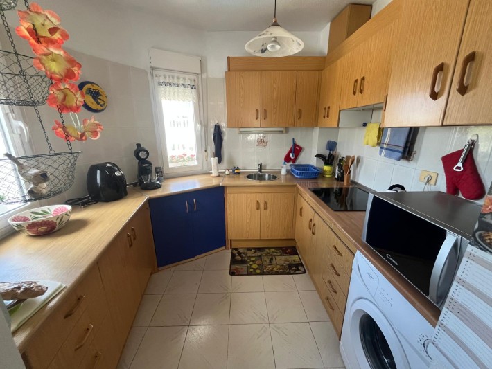 Upstairs corner apartment with fantastic views Upstairs corner apartment with fantastic views