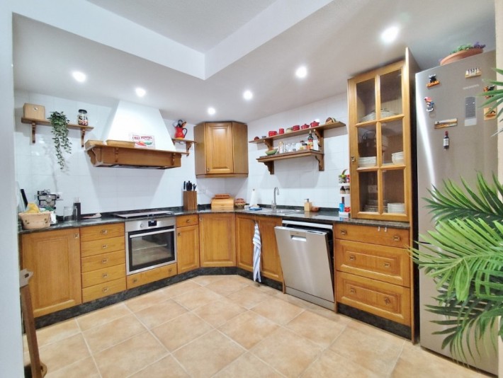 Large detached villa with private pool in San Miguel de Salinas