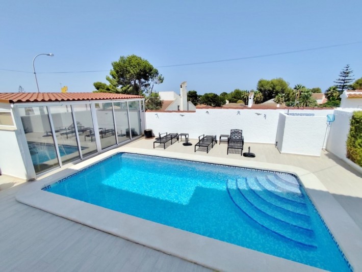Large detached villa with private pool in San Miguel de Salinas