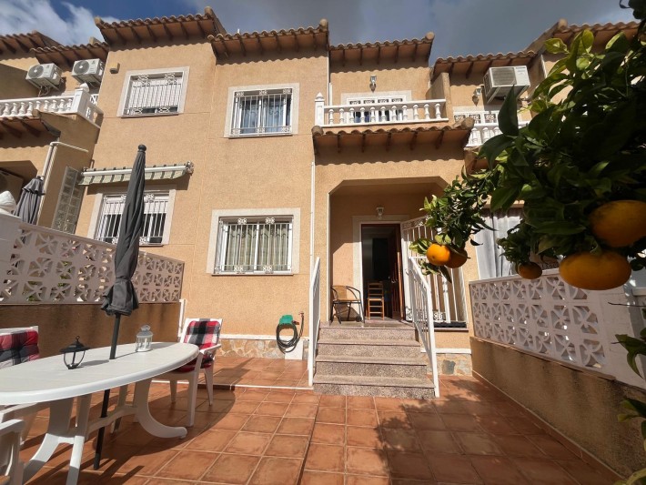 South-facing terraced house in Villamartin