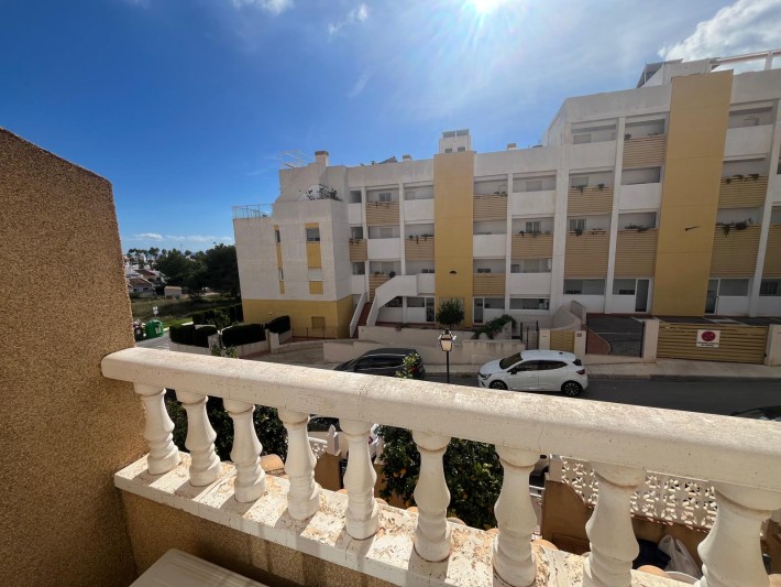 South-facing terraced house in Villamartin
