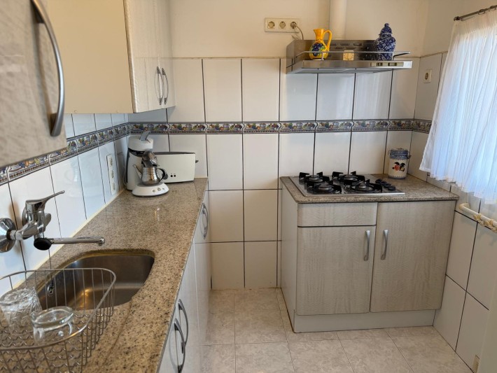 South-facing penthouse apartment - only 100m from the beach! South-facing penthouse apartment - only 100m from the beach!